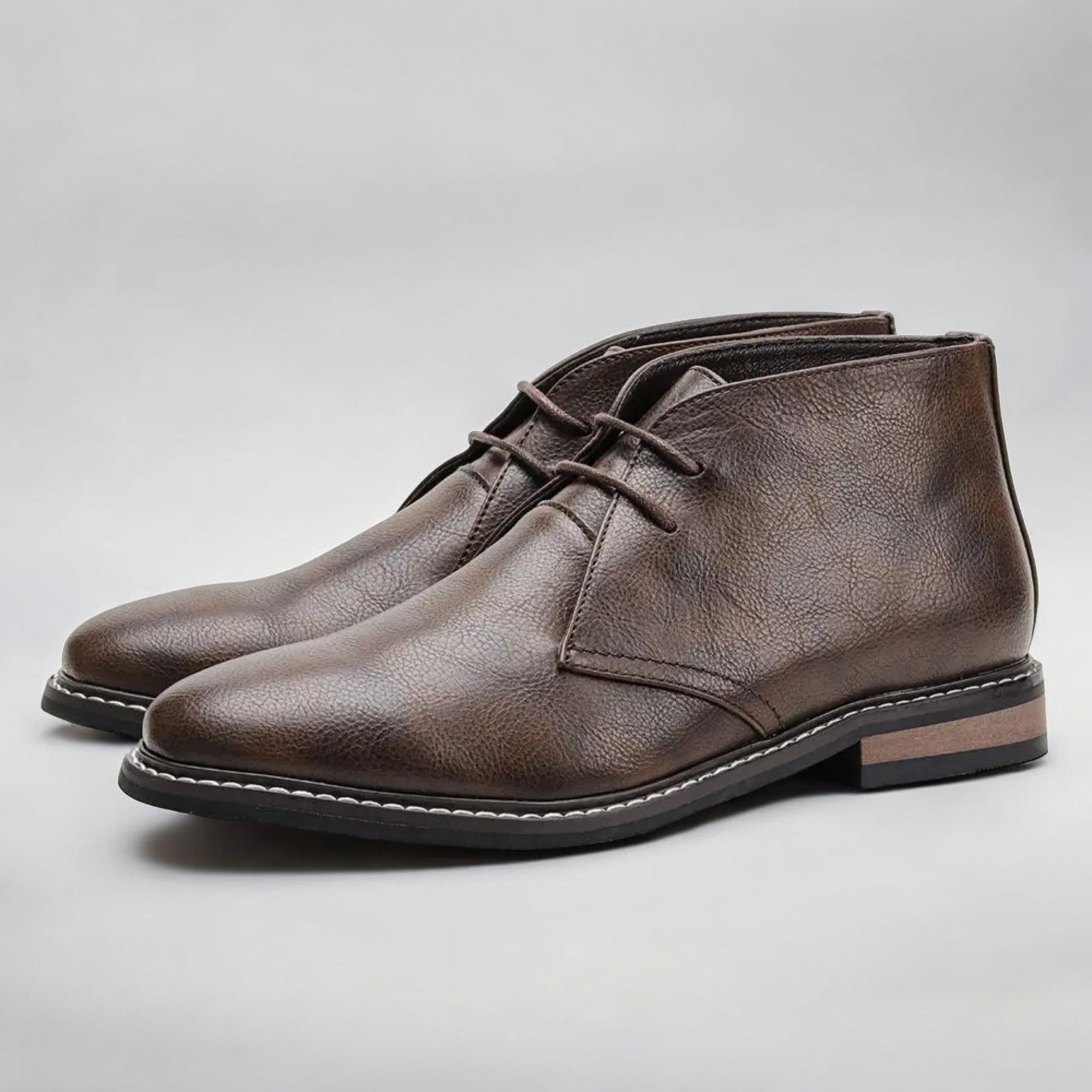 Herold™ Leather Chukka Boots