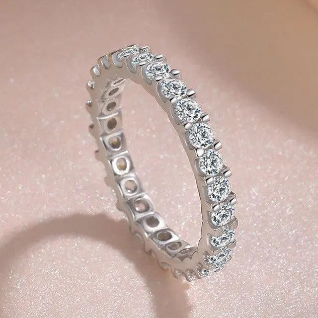 Zirconia-Inlaid Silver Ring