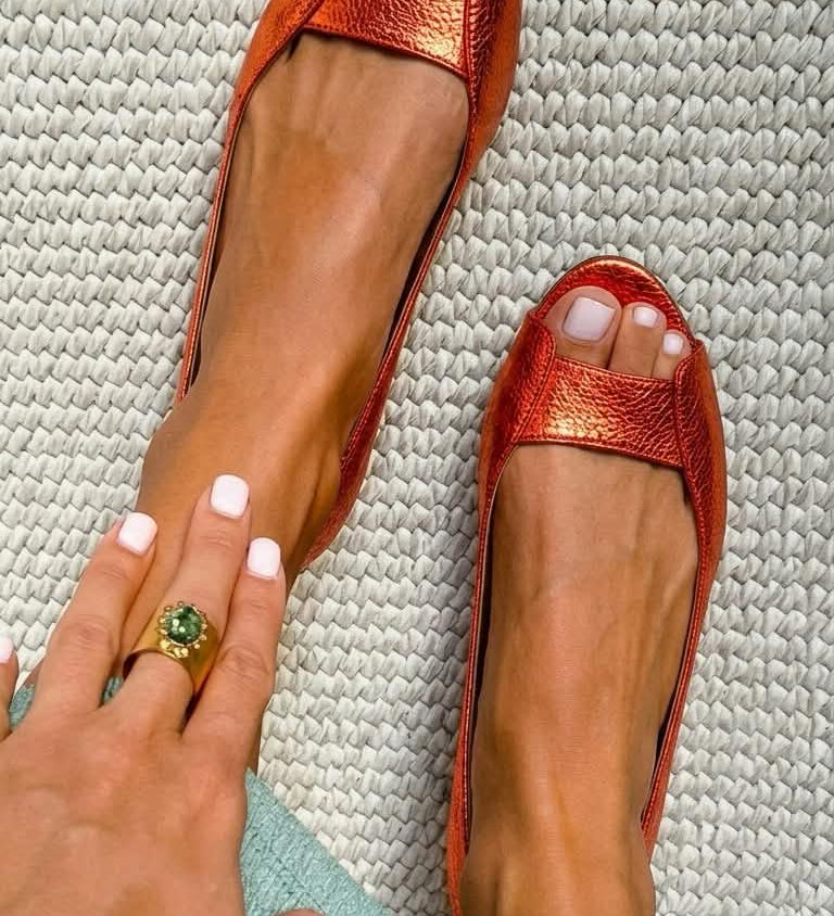 Adelina | Chic Comfort Gold Sandals