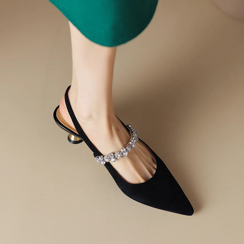 Isabelle – Elegant Court Shoes