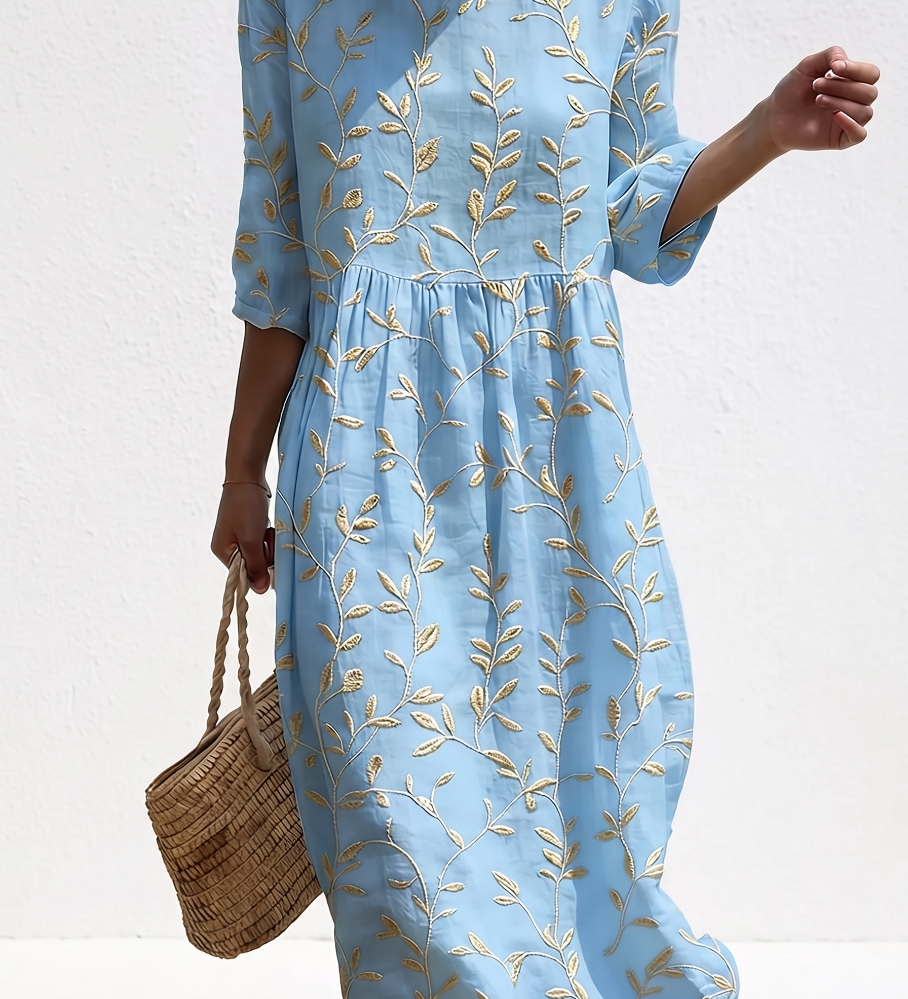 Amélie - Casual Women's Dress with Floral Patterns.
