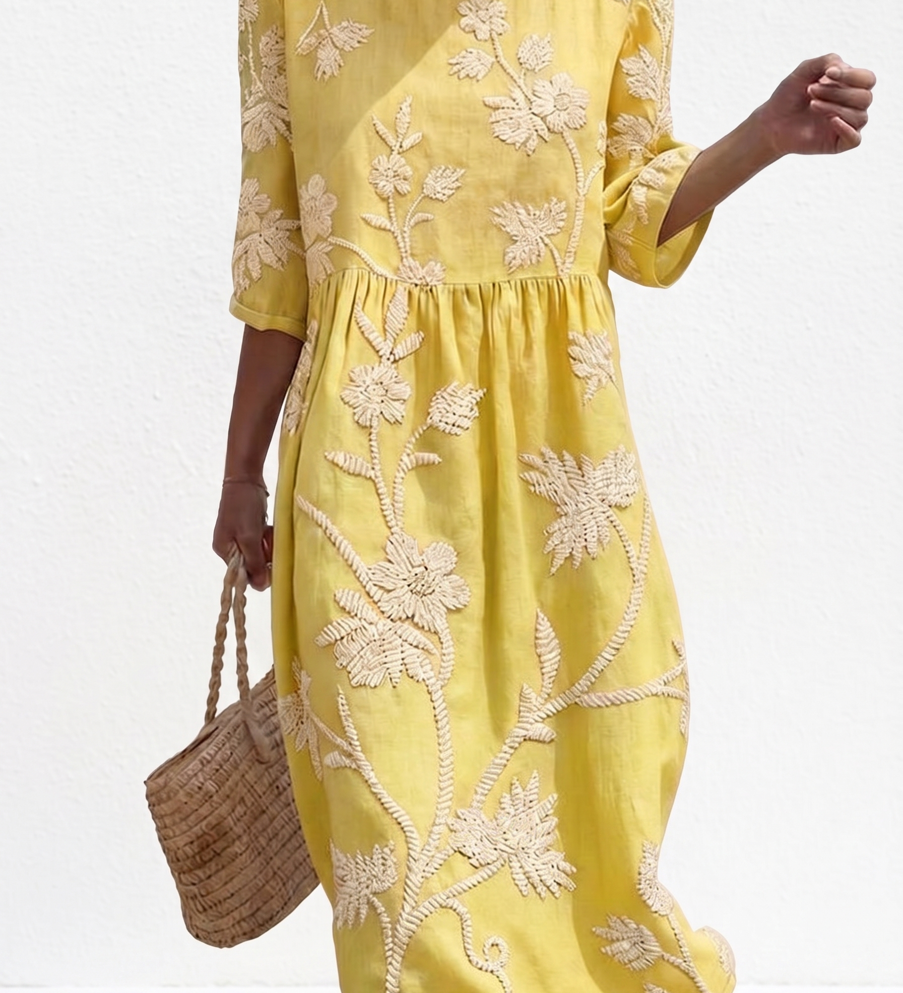 Sidonie - Casual women's dress with floral pattern.