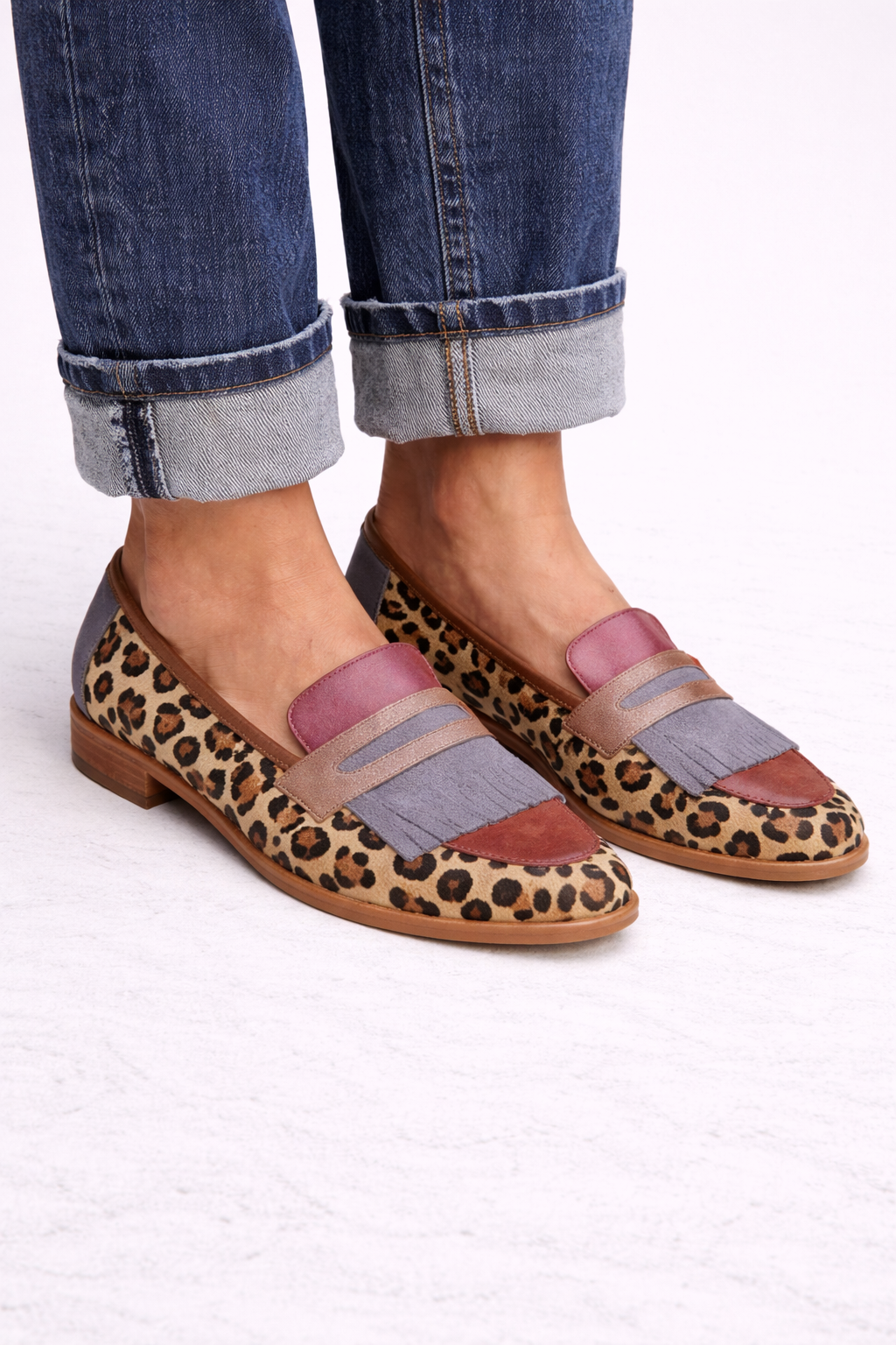 Zelda - Chic Leopard Print Moccasins